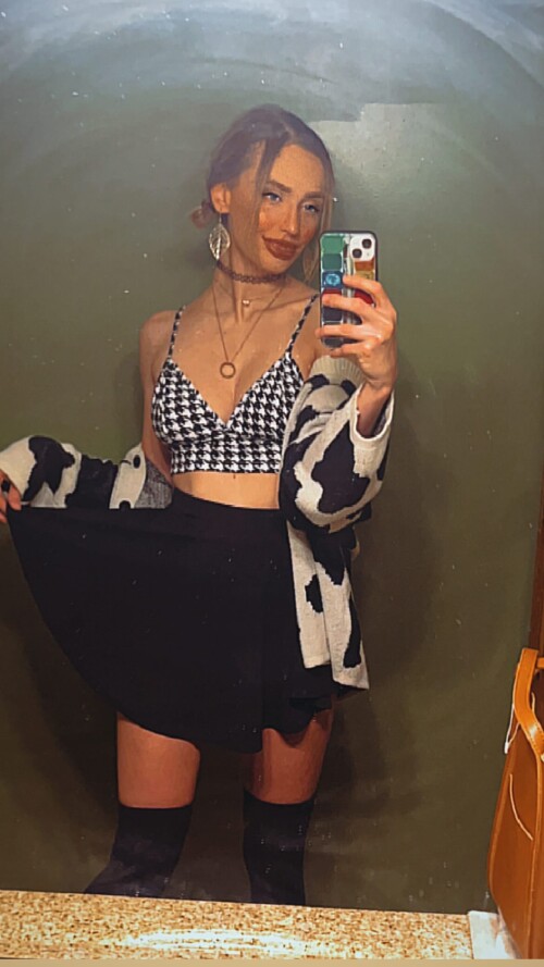 mollygram.com InstagramStory 391425928 35608321067941198242c0fe97bda41f6e9