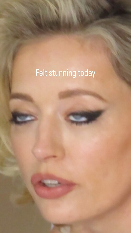 mollygram.com InstagramStory carolinevreeland 3164324941864123415e9cc8fb1b22560be