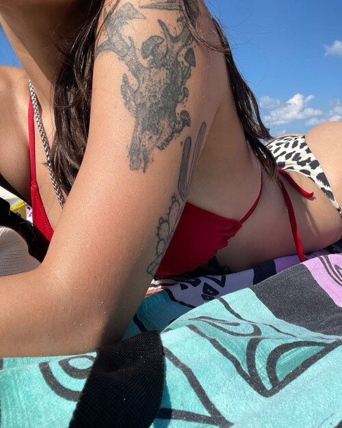 mollygram.com Instagram 361386765647058890701426b3e1df4bbe4