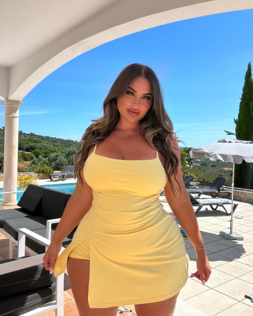 mollygram.com Instagram 36353998022012330497f7708038b68a4db