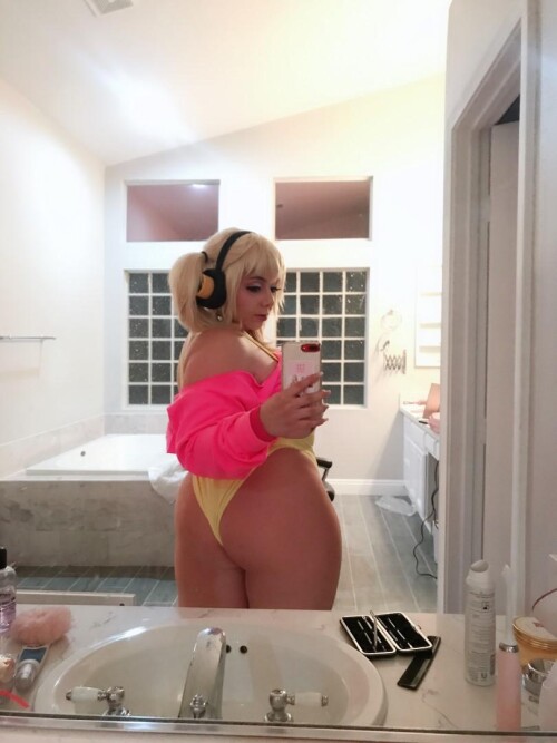 momokun nude workout pochaco set BZAVTXf4b3651c3c666cba