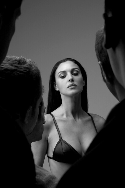 monica bellucci esquire 2001 007dd4b81304130bce8