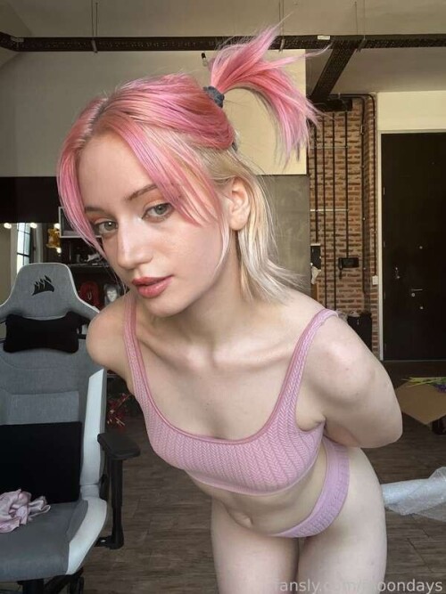 moondays 12abb007ba7067ca3