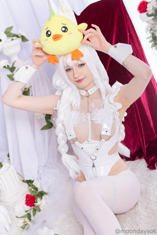 moondays 195cac1059045cbd6b