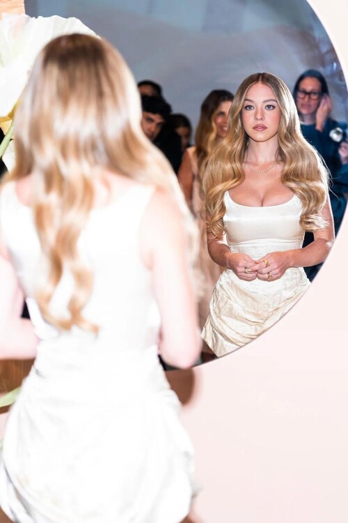 more from sydney at the kerastases gloss pop up event in v0 unhcjpgdkwse1eb2bfa1587ecdba1
