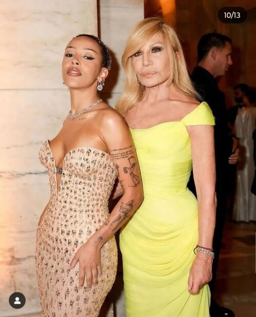 more pics of queen doja cat at the ablies gala in new york v0 51s1thxeykrd12e9a3c449d0699e5