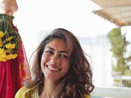 mrunalthakur2025 04 28 20 08 13c354ca04 7df4 4477 88b3 b319e514b02b2cffdf56fb8c9df3