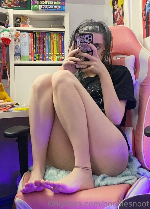 my hair is finally long enough to cover my nips lol02