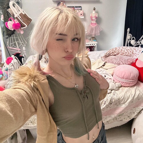 myahalanna 9de2bb53105f42298e9e053edce3b16252b75023a4c459d7