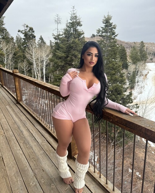 nadiaskhar 692710d42dba482aaa31dcc4a1764b649a62aec55d037b62