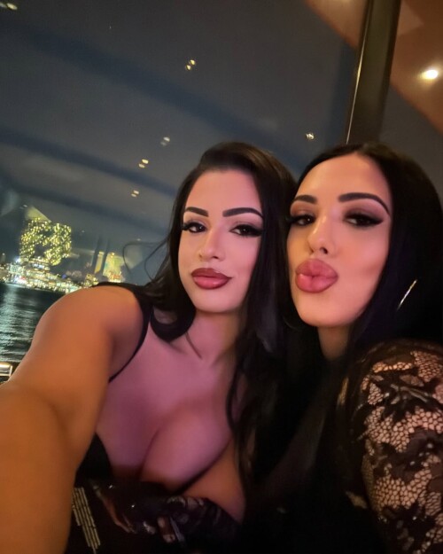 nadiaskhar 93a5bb80df324484ad55cef223f8a5a02314efb97a6bc5b2