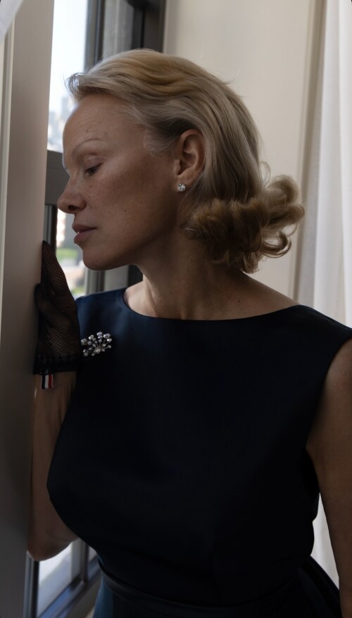 nakedmd3fd1848189bc5711