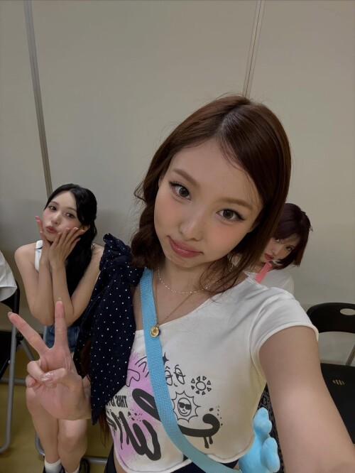 nayeonyny2025_09_18_20_15_12294bb9d8-6c89-4dae-a984-6c9e6ace05590d6b3b4380ed854b