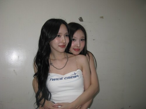 nayeonyny2025 10 20 03 14 510ec13fd0 9484 4d89 bf53 0f21bd6885635ed5c8eb5131dc91