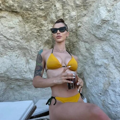 nefise karatay v0 p3fafkv421nf17c28b1b1186e826b