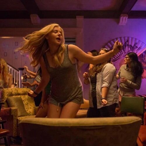 neighbors 2 sorority rising party december 28th 2018 v0 ccpykvdci0ne1100f663eff9b4751