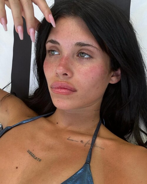 nessabarrett 102ca86e498f46a8bbb2a01ec86c28eaaf3e05fa7735a7a2