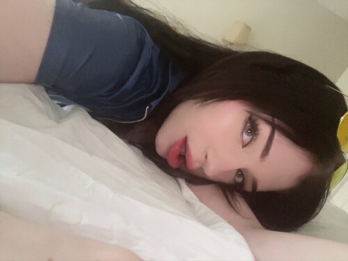 nico robin blue jacket yellow glasses 11a4becedab5c9e680