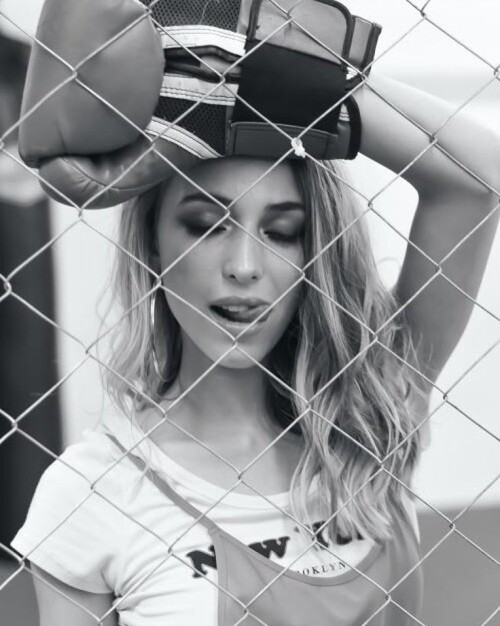 nicolettalara Bwar4gNpaa4 685d3f8440eb6349