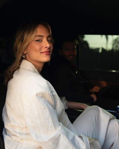 nora arnezeder1004