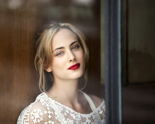 nora arnezeder1017
