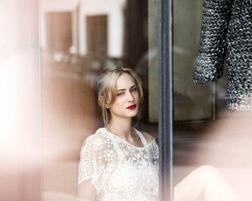 nora arnezeder1018