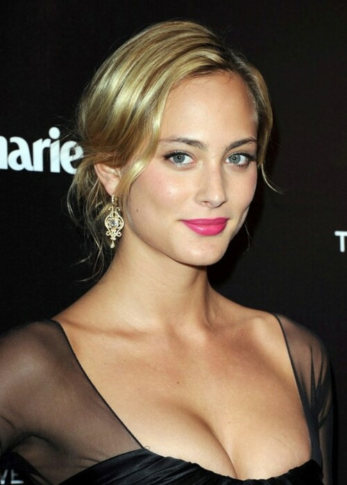nora arnezeder1024
