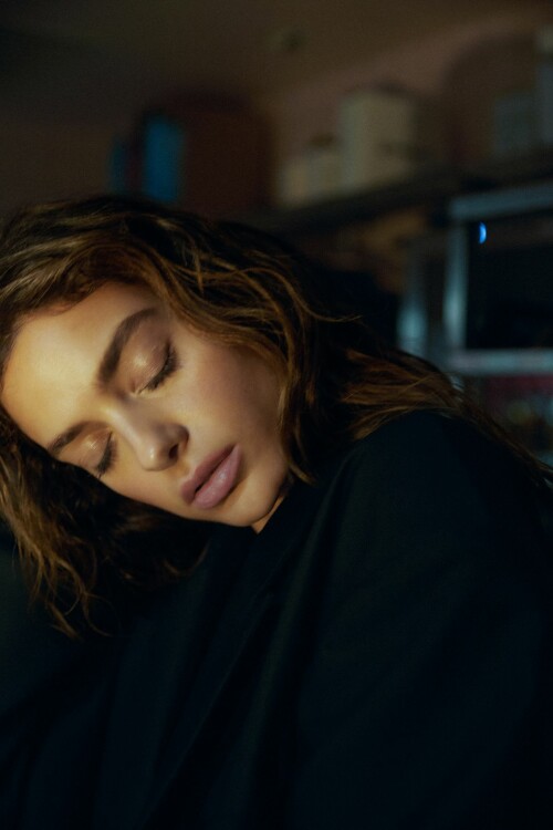 odeya rush for content mode magazine november 2023 203b459f5bf063f14