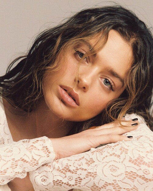 odeya rush for numero netherlands december 2023 48bddeb27cdb27210