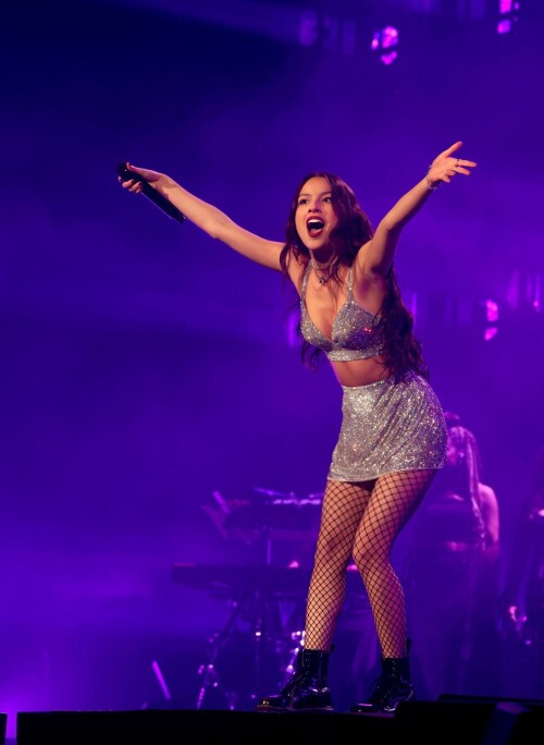 olivia 156988adbf8f69e82e