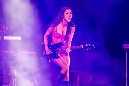 olivia 34900e57127f19ad65