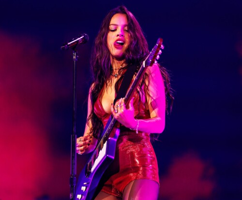 olivia 698a2496e4fee274f7