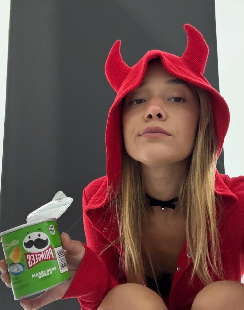 olivia.ponton-20250911-0001cb2b438a592fdc33