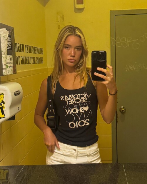 olivia.ponton-photo-DJsO7AbNOZC-20250515_183411_49820267115f3aa139d3db23c