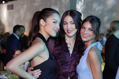 olivia3 1959646cdbc085475d