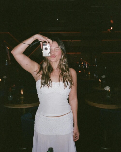 olivia holt 20241123 0001c9919fba91055c10