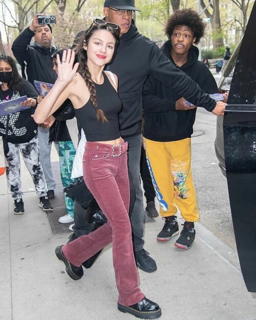 oliviarodrigo traitor 279108090 1128778087856023 716198138587875458 n