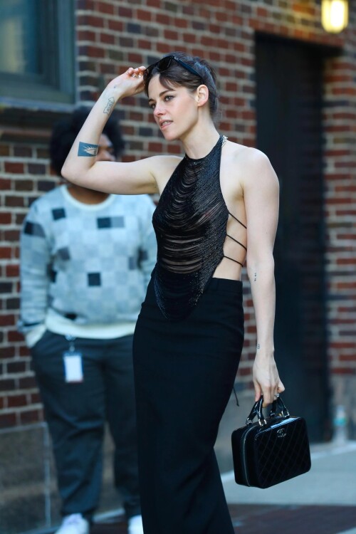 outside the stephen colbert studios march 2024 v0 effltzybo4oc1b378815cefc02082