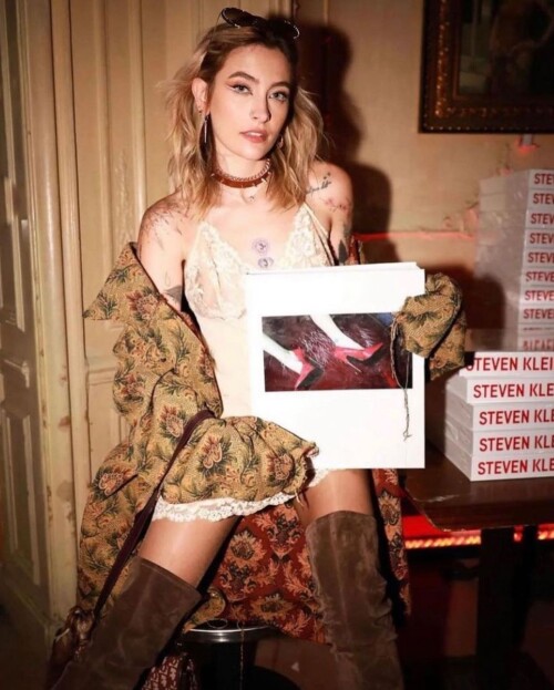 parisjackson16650116392942653366808851524 1609997478d5c9e0584cb1c7e4