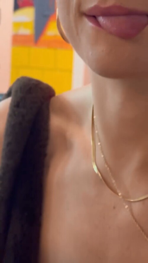 pass me the salsa.mp4 snapshot 00.17.8770023e7372646944ee09f27ed3ae1b11a