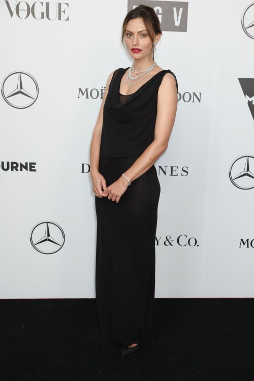 phoebe tonkin ngv gala 2022 in melbourne 0
