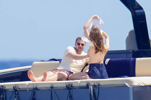 phoebe221a3270b6a616a93