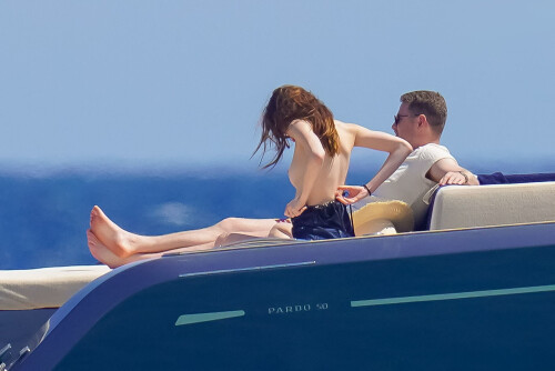 phoebe6aca104956bddbf45