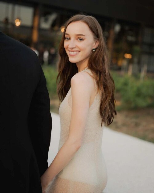 phoebe82ed9deb82317b851