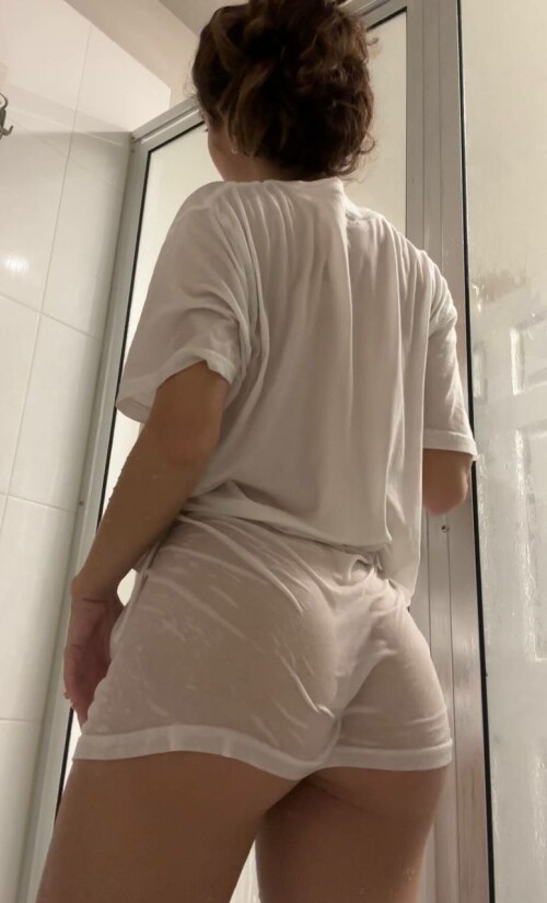 photo1697140183 116c71fc67156928a