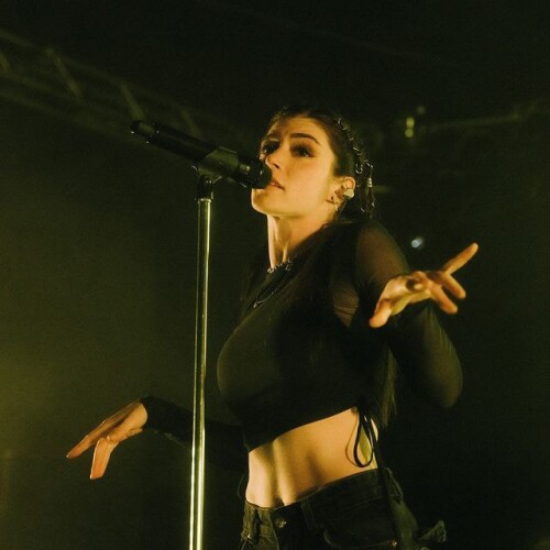 photo1718208375 1226c213379031692