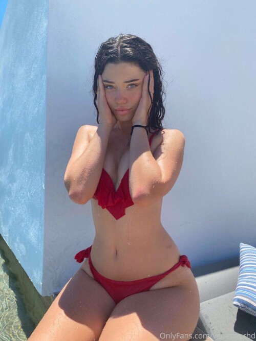 photo 4920366125900999676 y595bb8b4d2e737e1