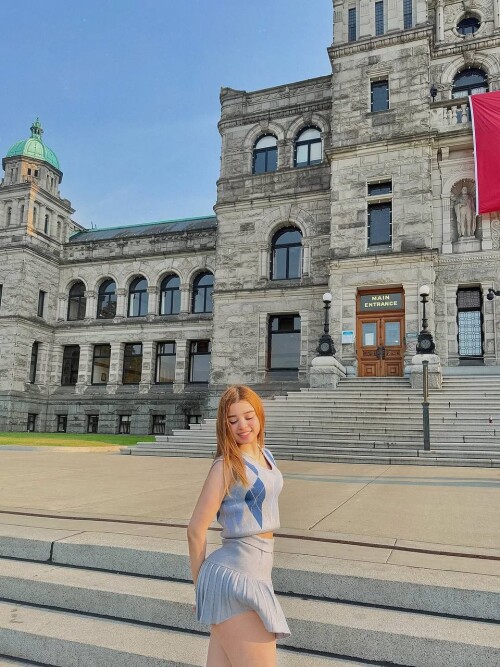 photo 4956751005773573809 ye8de6df306205599