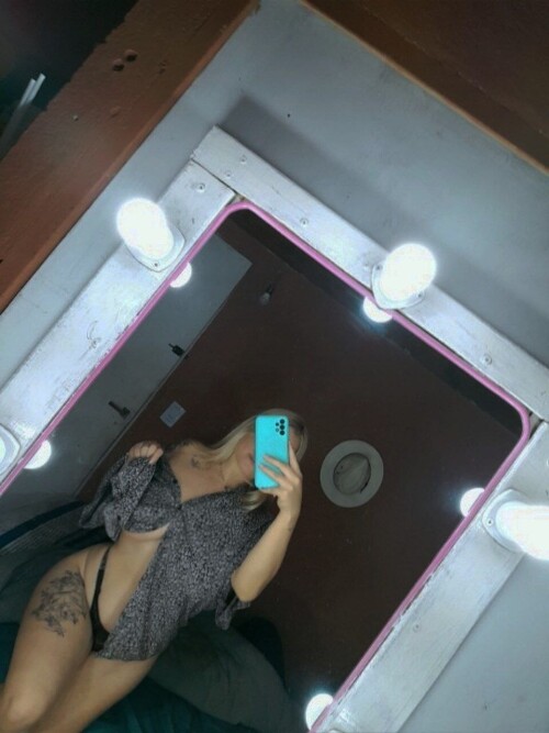 photo 4969880291300715975 yca8198322d46353f