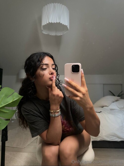 photo 5028547693433171776 yb2f0190a21405c51